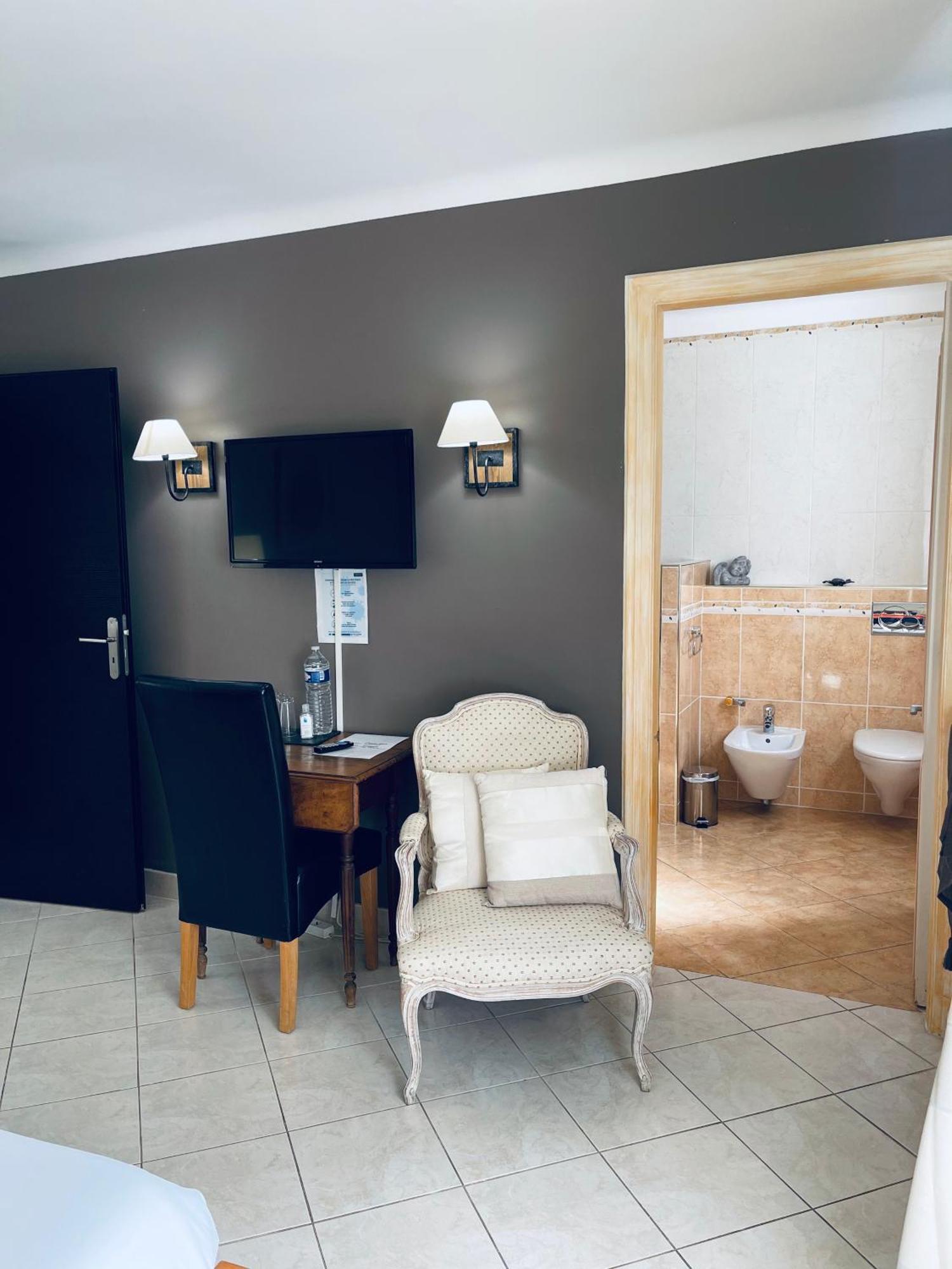 La Colliniere Hotel Sainte-Gemme-Moronval Екстериор снимка